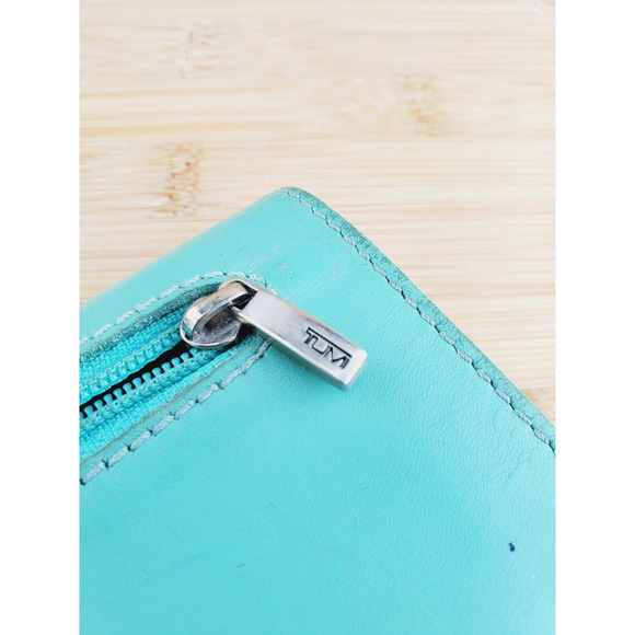 Tumi Tri Fold Leather Wallet Green Blue Card Carrier Organizer Zipper Pocket - Picture 7 of 9